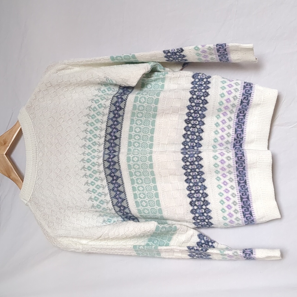 Caricon acrylic Neutral White Blue Knit Sweater Medium - Picture 8 of 9